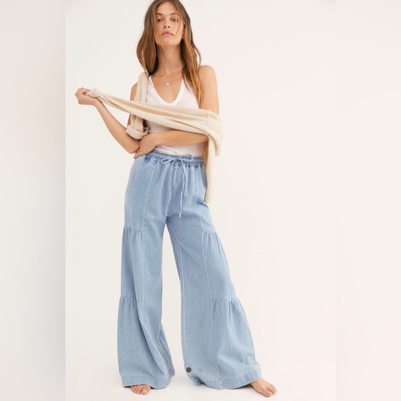 NWT Free People Levi’s Made & Crafted Moroccan Jogger Denim Pant Leisure Wash - Picture 1 of 16